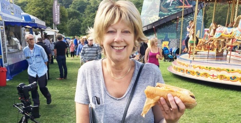 Hot dog, I look good!