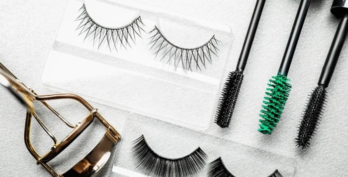 The Guide to False Eyelashes for Alopecia Sufferers