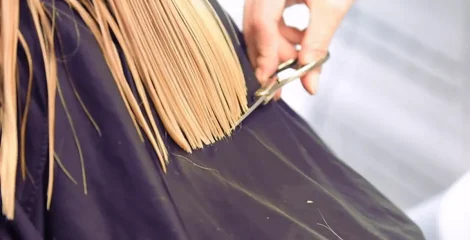 Can You Cut a Wig? What to Do Yourself, What to Leave to a Hairdresser, and How to Find One