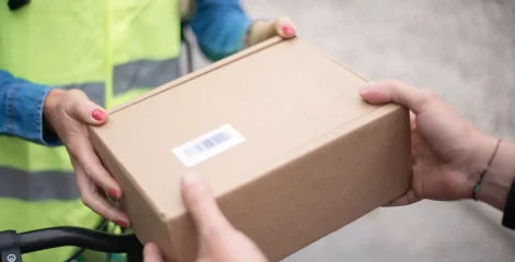 What to Expect When Your Wig Arrives: Discreet Packaging, Delivery Times and Your First Try-On